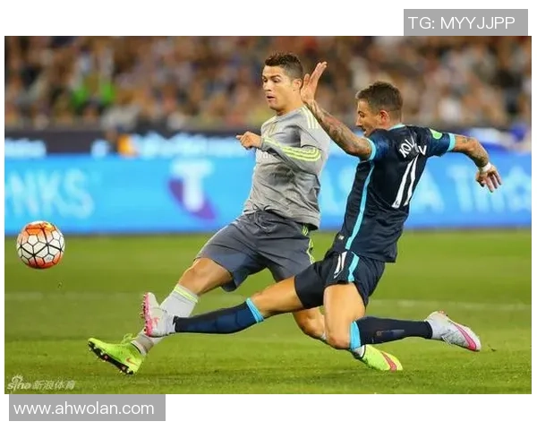 足球场上的潇洒巨星帅气射门瞬间让人惊艳的顶级球员盘点