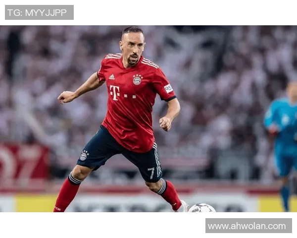 足球球星眼镜潮流风格与赛场内外魅力时尚完美融合